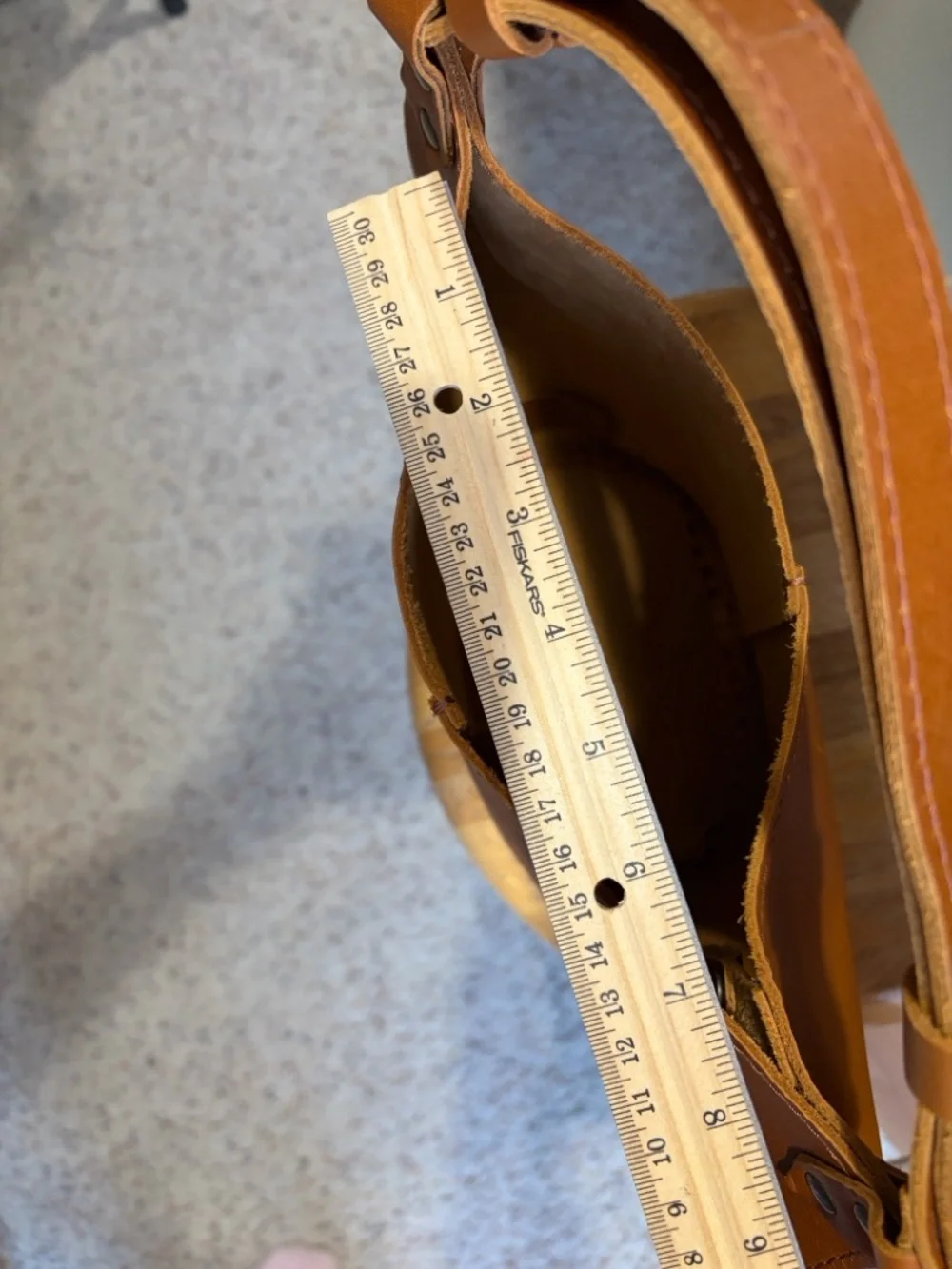 Portland Leather Small Kangaroo Shoulder Bag - Picture 9 of 15